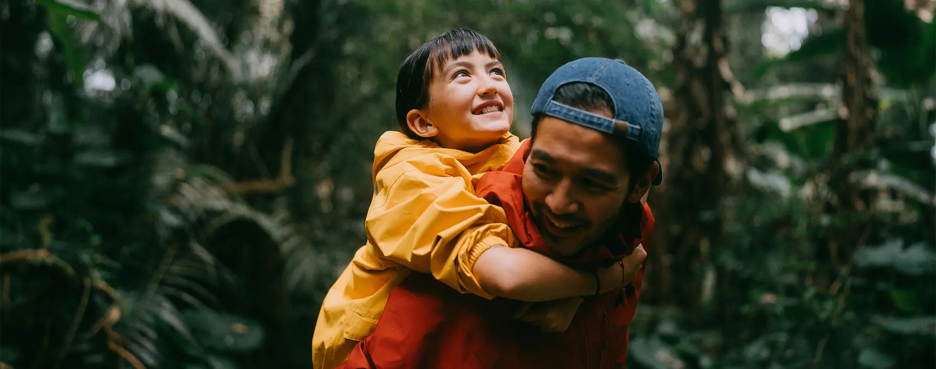 brand parent hero immersive Father and young daughter hiking